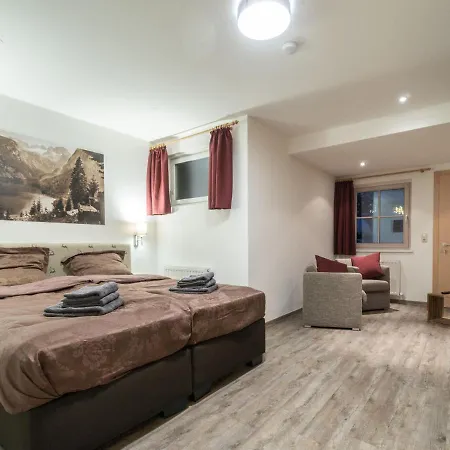 Tasteful Holiday In With Garden Vakantiehuis Hollersbach im Pinzgau