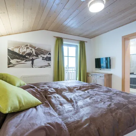 Vakantiehuis Tasteful Holiday In With Garden