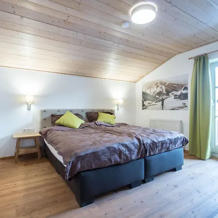 Tasteful Holiday In With Garden Vakantiehuis
